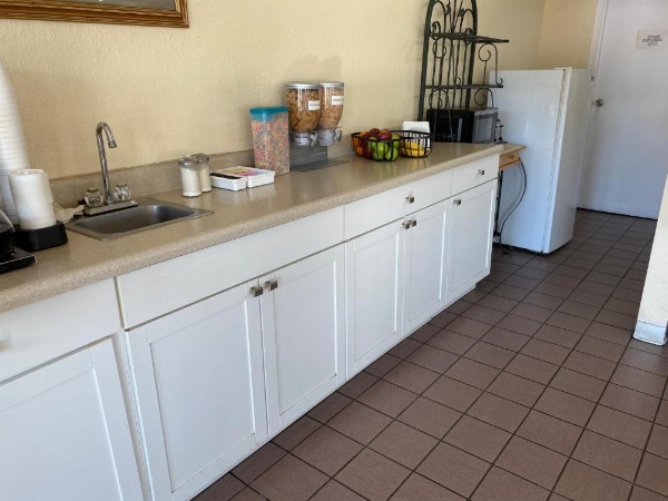 Travel Inn - Lugoff image 11