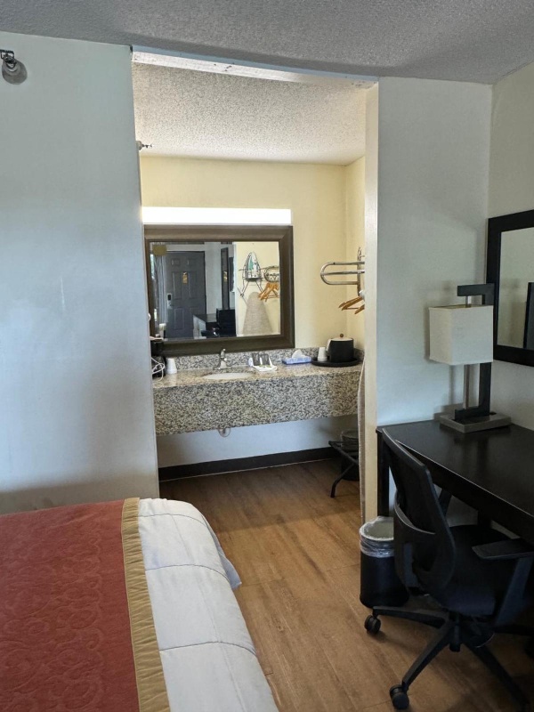 Travel Inn - Lugoff image 6